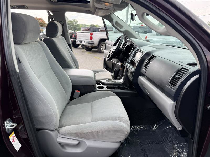 Used 2018 Toyota Sequoia SR5 w/ Carpet Cargo Mat Package AWD/4WD image 11