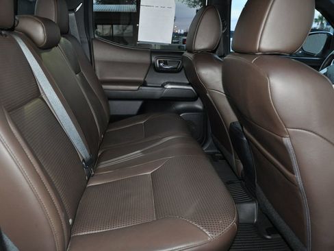 Used 2020 Toyota Tacoma Limited image 15