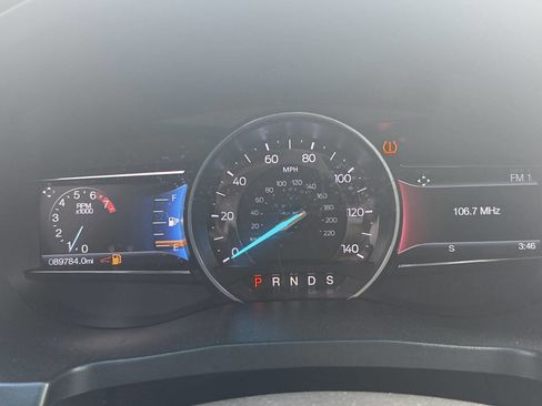 Used 2017 Ford Explorer XLT w/ Equipment Group 202A image 9