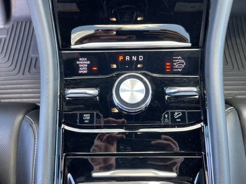 Used 2022 Jeep Grand Cherokee Overland w/ Advanced Protech Group III AWD/4WD image 25