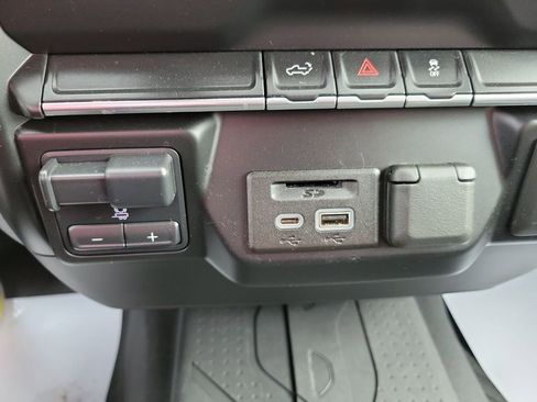 Used 2023 Chevrolet Silverado 2500 LT w/ Advanced Trailering Package AWD/4WD image 46