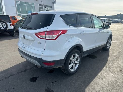 Used 2015 Ford Escape SE image 3