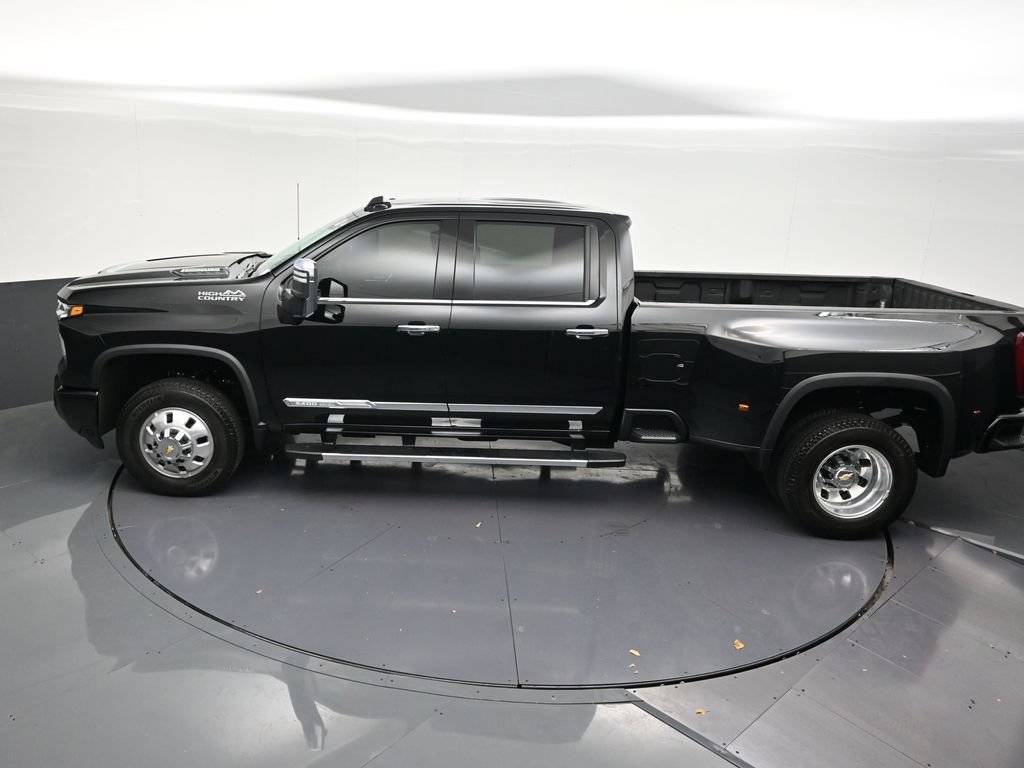 Used 2026 Chevrolet Silverado 3500 High Country w/ High Country Premium Package AWD/4WD image 20
