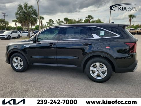 New 2026 Kia Sorento LX FWD image 5