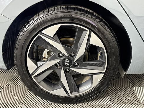 Used 2022 Hyundai Elantra SEL w/ Convenience + Premium Package FWD image 31