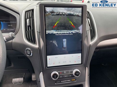 Used 2024 Ford Edge SEL image 10