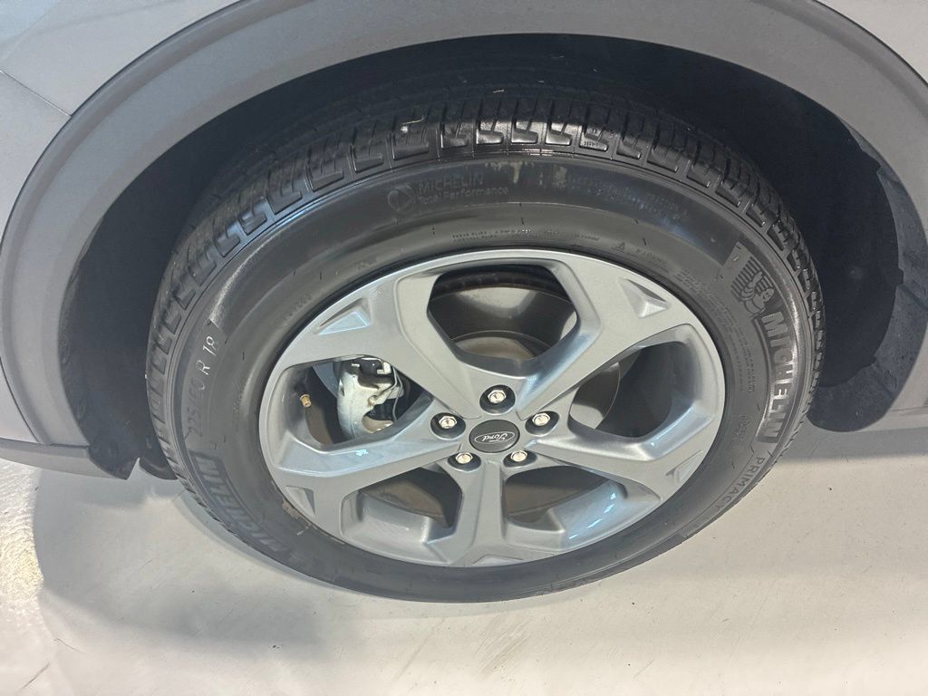 Used 2025 Ford Escape ST-Line FWD image 10