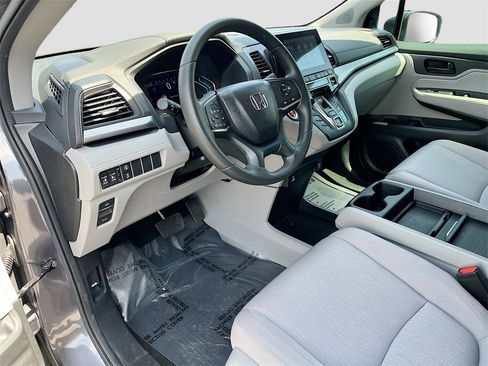 Used 2024 Honda Odyssey EX image 9