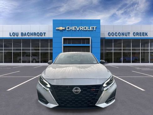 Used 2024 Nissan Altima 2.5 SV FWD image 3