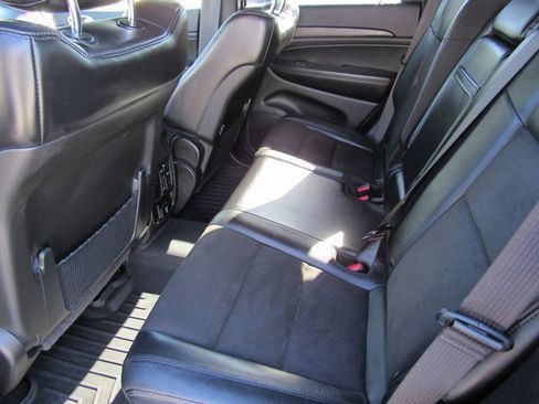 Used 2020 Jeep Grand Cherokee Altitude image 9