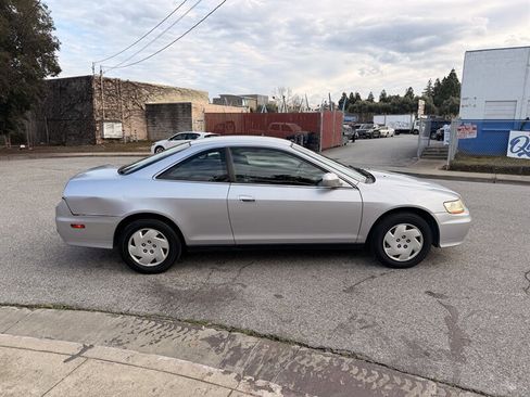 Used 2001 Honda Accord LX image 3