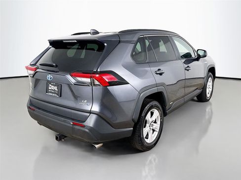 Used 2021 Toyota RAV4 LE image 13