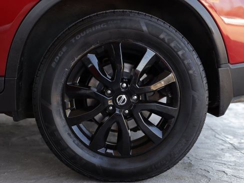 Used 2020 Nissan Rogue S image 31