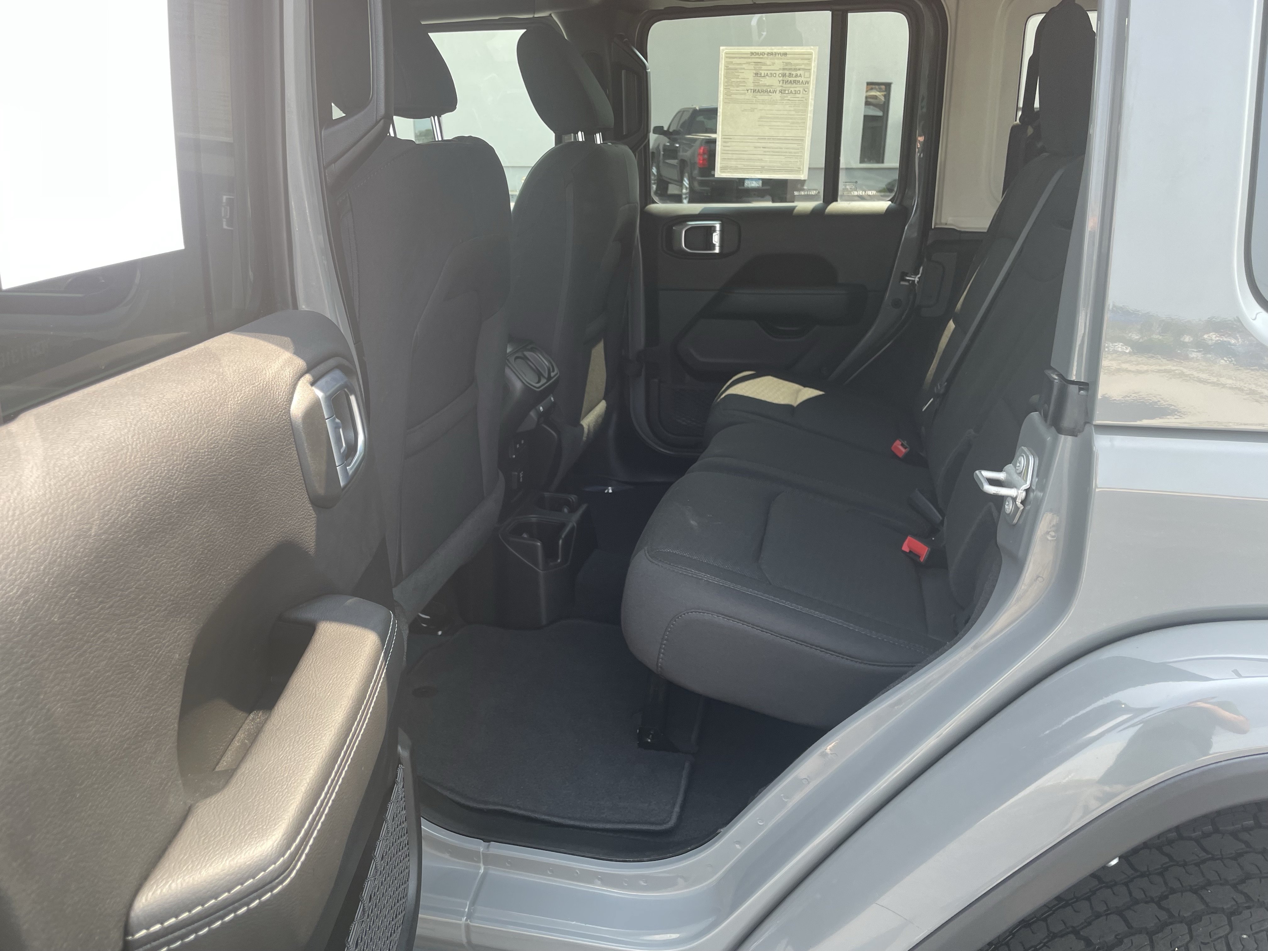 Used 2021 Jeep Wrangler Unlimited Sahara AWD/4WD image 26