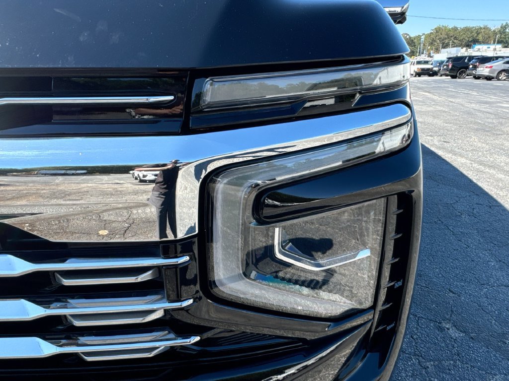 Used 2025 Chevrolet Suburban Premier w/ LPO, Illumination Package RWD image 10