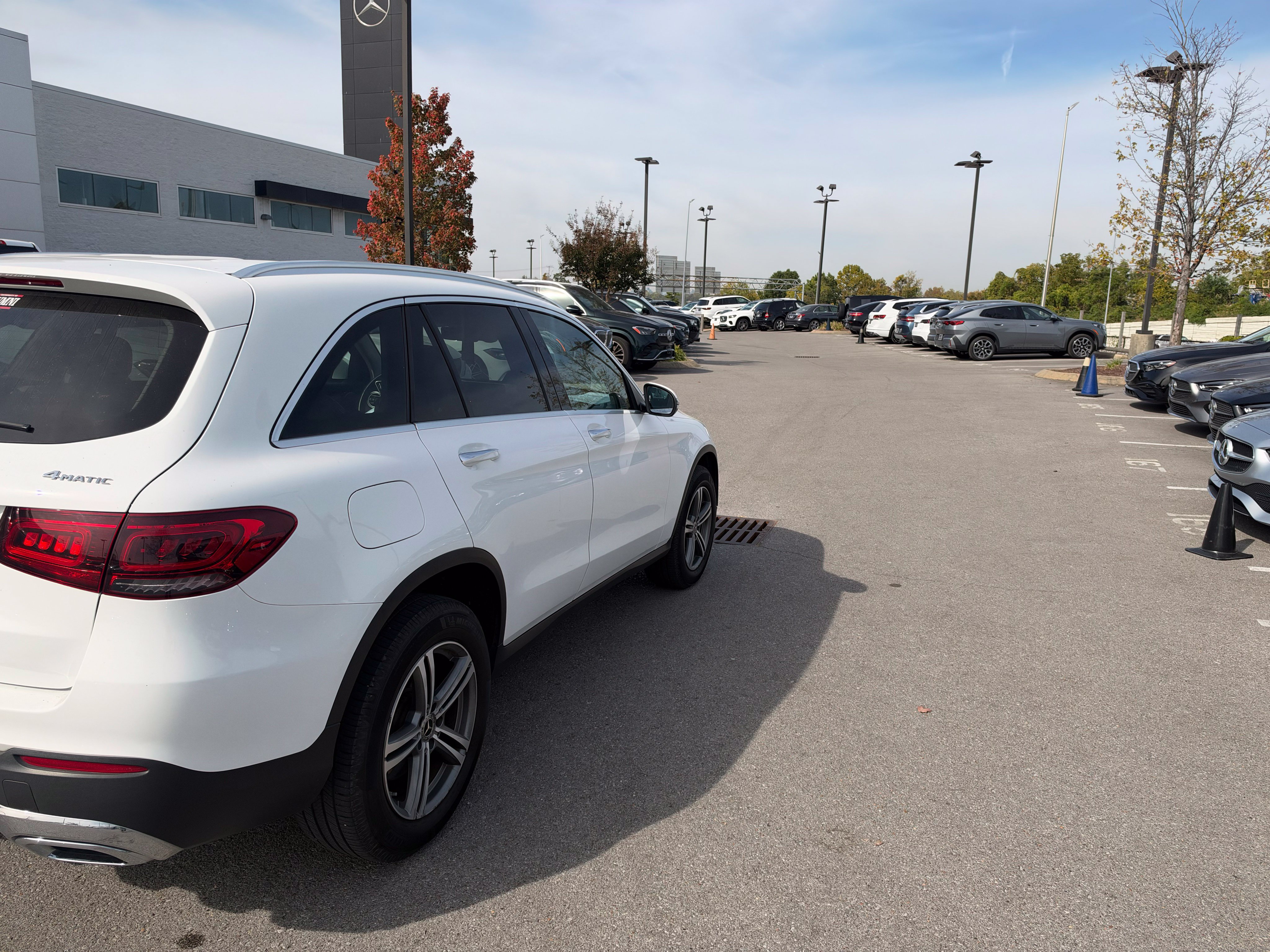 Used 2020 Mercedes-Benz GLC 300 4MATIC image 3