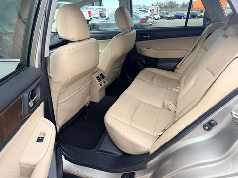 Used 2017 Subaru Outback 3.6R Limited image 16