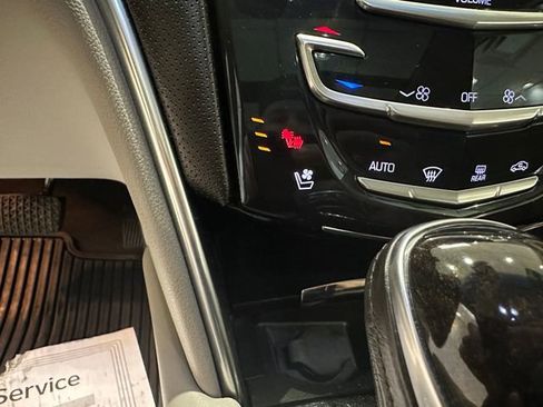 Used 2014 Cadillac XTS Premium image 13