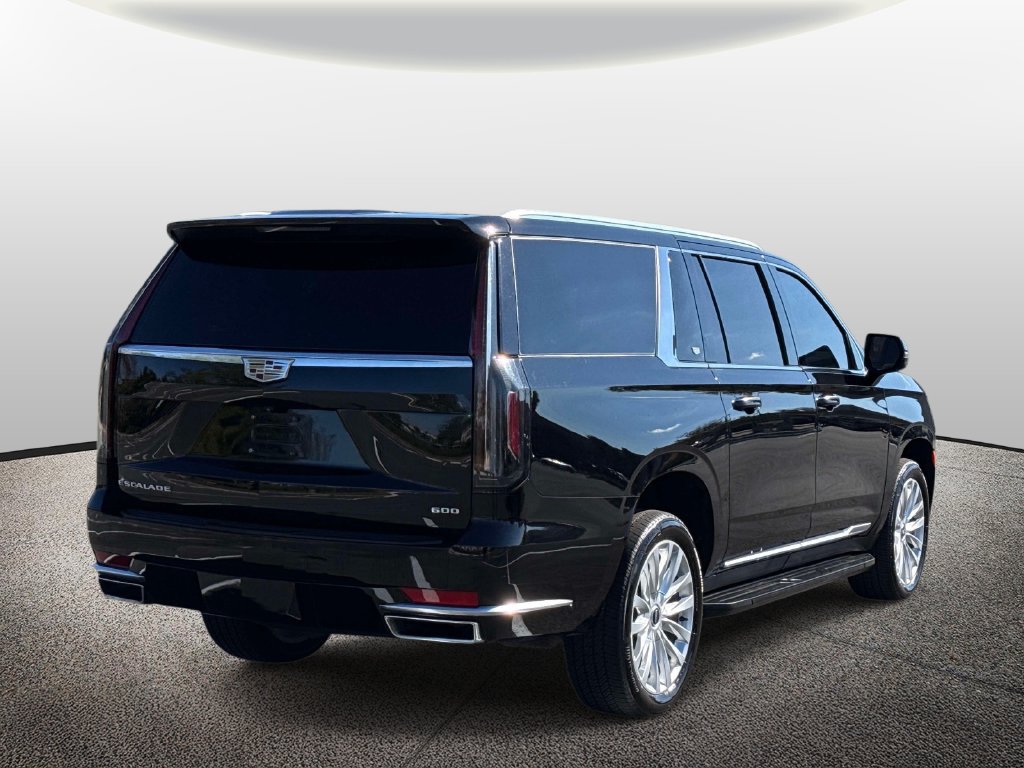 Used 2023 Cadillac Escalade ESV Luxury AWD/4WD image 2