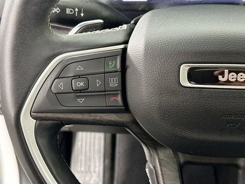 Used 2022 Jeep Grand Cherokee L Limited w/ Black Appearance Package image 24