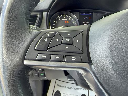Used 2018 Nissan Rogue SL w/ Premium Package FWD image 24