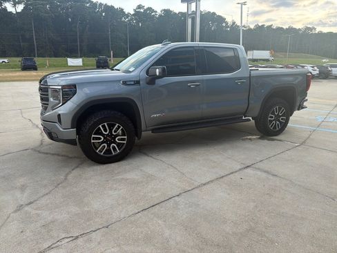 Used 2025 GMC Sierra 1500 AT4 AWD/4WD image 6