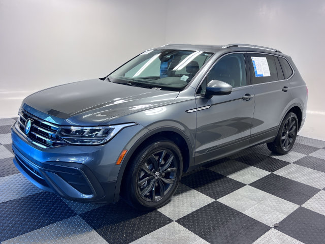 Used 2024 Volkswagen Tiguan SE FWD image 3