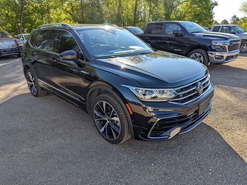 Used 2022 Volkswagen Tiguan SEL R-Line AWD/4WD image 2