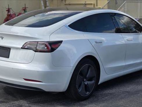 Used 2020 Tesla Model 3 Standard Range image 6
