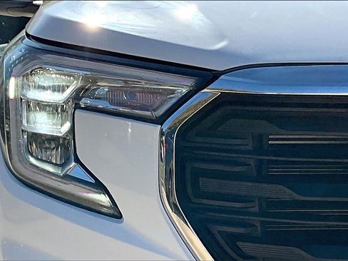 Used 2022 GMC Terrain SLE image 29