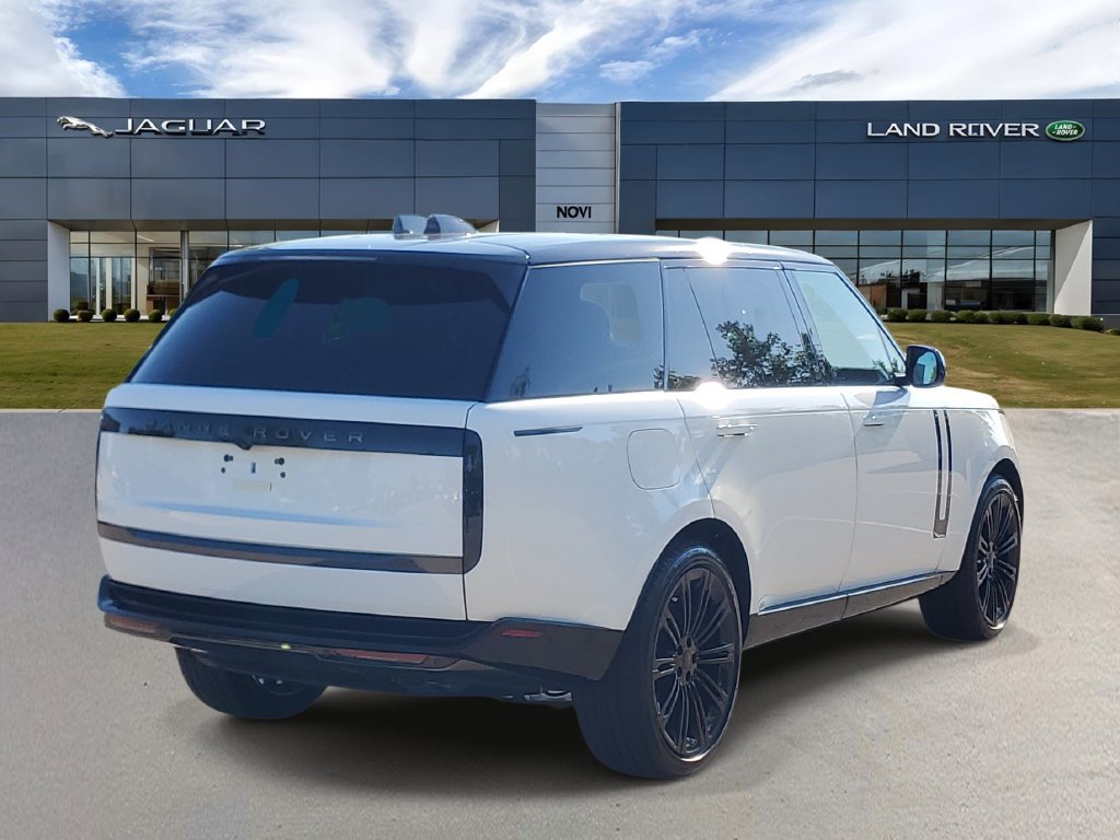 New 2026 Land Rover Range Rover Long Wheelbase SE AWD/4WD image 3