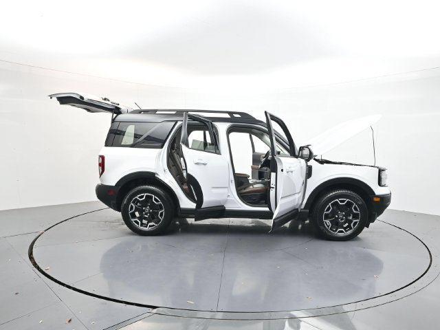 Used 2025 Ford Bronco Sport Outer Banks w/ Outer Banks Tech Package+ AWD/4WD image 49