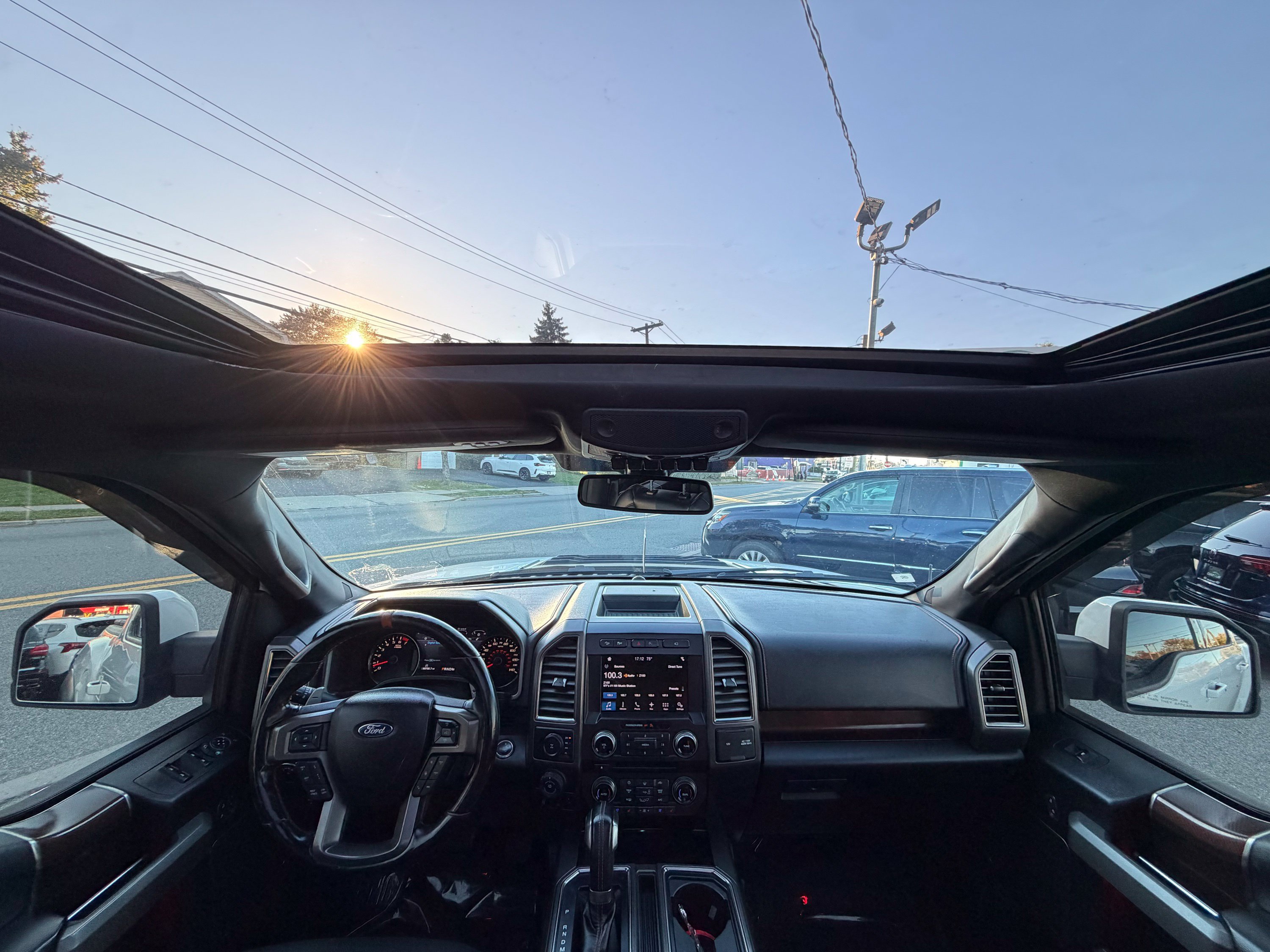 Used 2017 Ford F150 Raptor w/ Equipment Group 802A Luxury AWD/4WD image 24