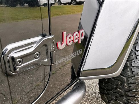 Used 2020 Jeep Wrangler Unlimited Rubicon w/ Dual Top Group AWD/4WD image 11
