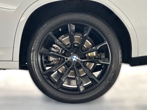 Used 2023 BMW X4 xDrive30i w/ M Sport Package image 11