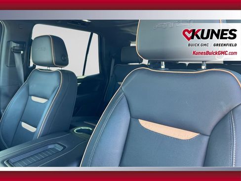 Used 2023 GMC Yukon AT4 w/ AT4 Premium Plus Package AWD/4WD image 17