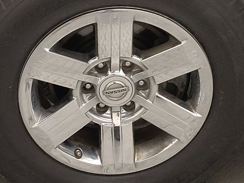 Used 2014 Nissan Titan SV RWD image 31