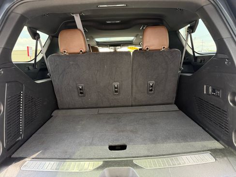 Used 2021 Chevrolet Suburban High Country w/ Premium Package image 8