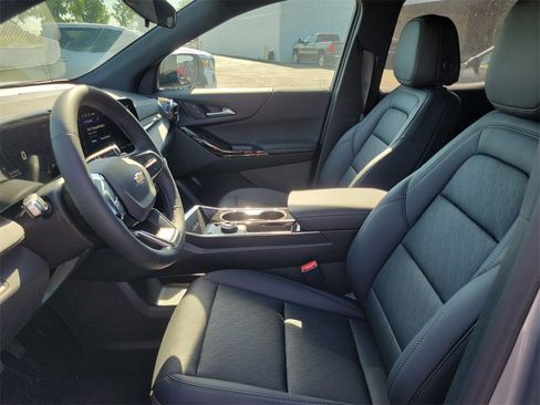 New 2026 Chevrolet Equinox LT w/ Convenience Package II image 5