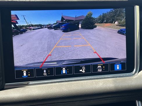 Used 2021 GMC Yukon Denali image 15