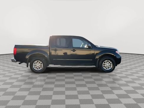 Used 2015 Nissan Frontier SV w/ SV Value Truck Package image 9