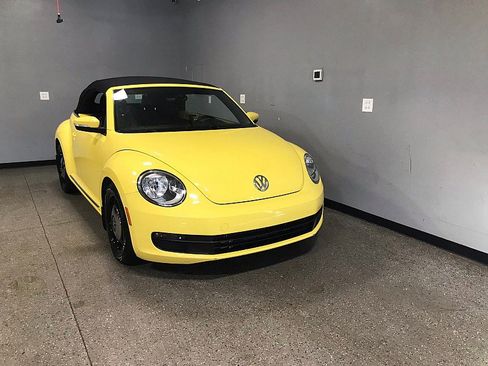 Used 2016 Volkswagen Beetle 1.8T S image 8