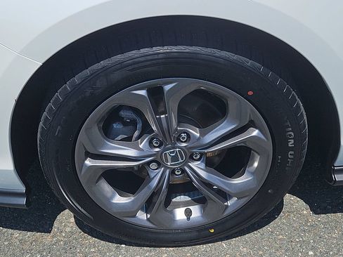 Certified 2024 Honda Accord EX image 7