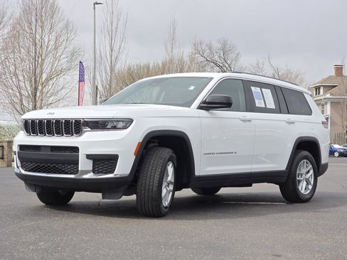 Used 2023 Jeep Grand Cherokee L Laredo image 18