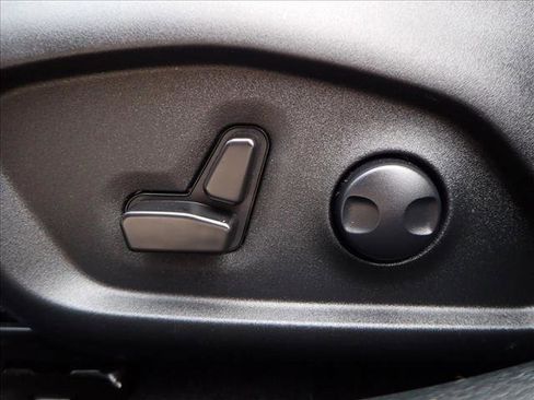 Used 2024 Jeep Compass Limited w/ High Altitude Package image 12