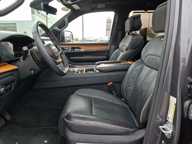 Used 2024 Jeep Grand Wagoneer Series III w/ Rear Seat Video Group 1 AWD/4WD image 13