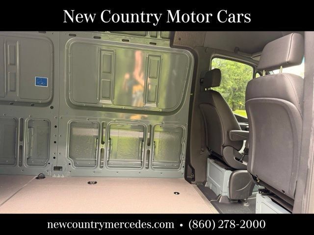 Used 2025 Mercedes-Benz Sprinter 2500 image 15