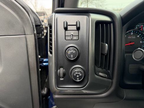 Used 2018 Chevrolet Silverado 1500 LT w/ All Star Edition image 12