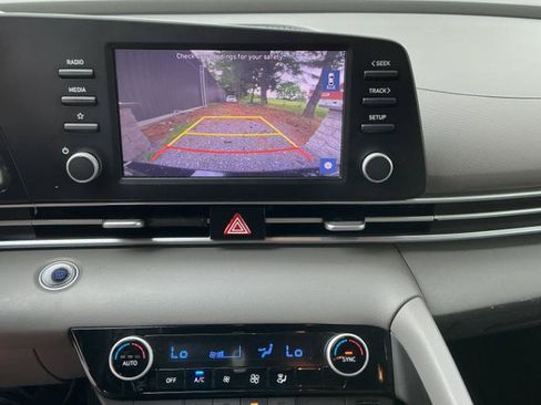Used 2023 Hyundai Elantra SEL w/ Convenience Package FWD image 15