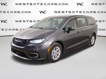 Used 2023 Chrysler Pacifica Touring-L